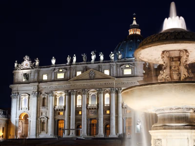 Vatican Museums and Sistine Chapel Guided Tour by Night